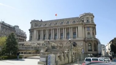 Merkezi Bükreş'te etkileyici askeri bina