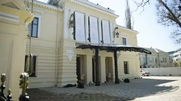 Antigua villa en venta en Bucarest, Rumania — Vídeo de stock