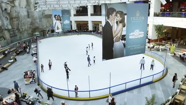 Interior de un centro comercial — Vídeos de Stock