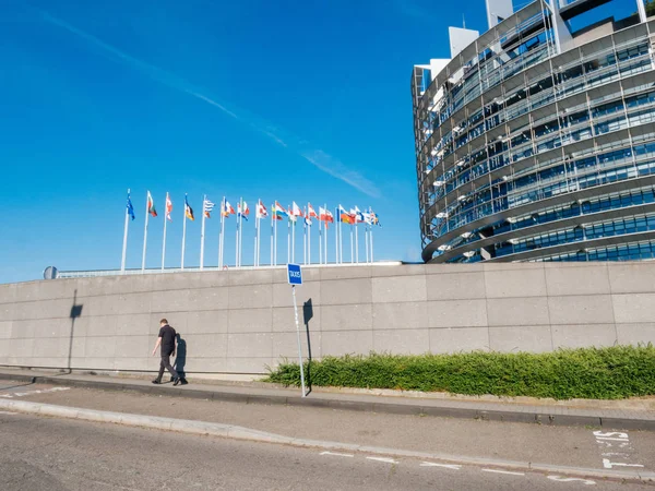 Bandera de la Unión Europea ondea a media asta tras terrorista de Manchester —  Fotos de Stock