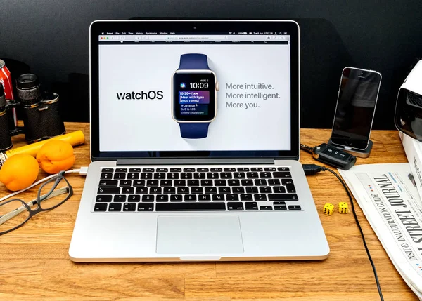 Apple-datorer på Wwdc senaste meddelanden Apple Watch Os — Stockfoto