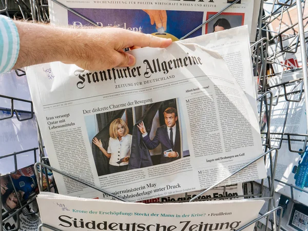 Alman basın reaksiyonlar Fransız yasama seçimleri 2017 — Stok fotoğraf