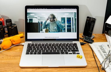 Apple bilgisayarlar Wwdc reklam sunucu odası ve sonu ile 