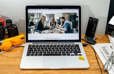 Apple bilgisayarlar Wwdc reklam sunucu odası ve sonu ile 