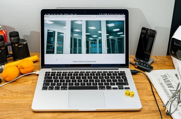 Apple bilgisayarlar Wwdc reklam sunucu odası ve sonu ile 