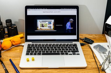 Apple Craig Federighi macos High Sierra adlı Wwdc 2017 reklam önizlemeleri
