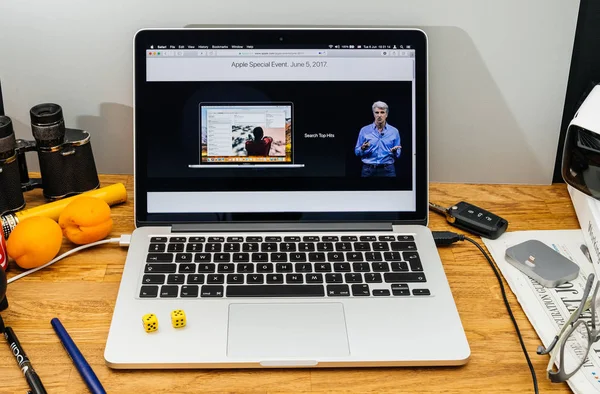 Apple Craig Federighi Podgląd macos High Sierra na Wwdc 2017 — Zdjęcie stockowe