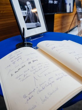 Helmut Kohl, Avrupa Parlamentosu için condoleances kitap