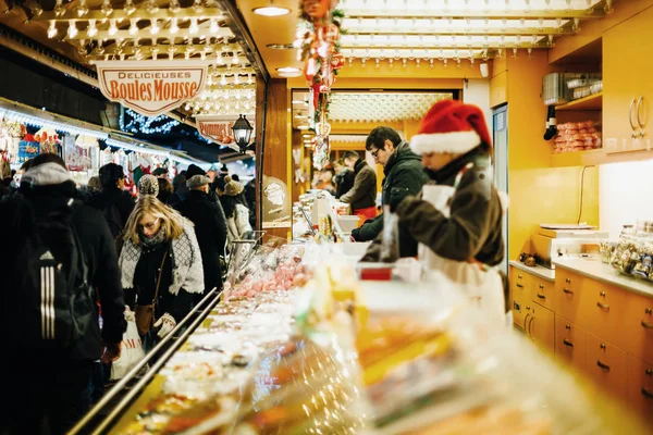 Traditioneller Weihnachtsmarkt Lebensmittelmarkt Kiosk — Stockfoto