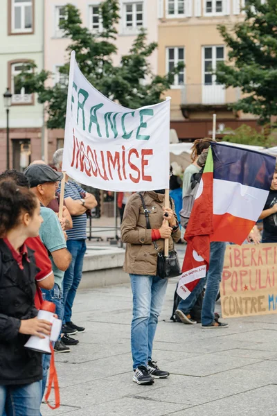 Multidão protestando na França em protesto contra Macron — Fotografia de Stock