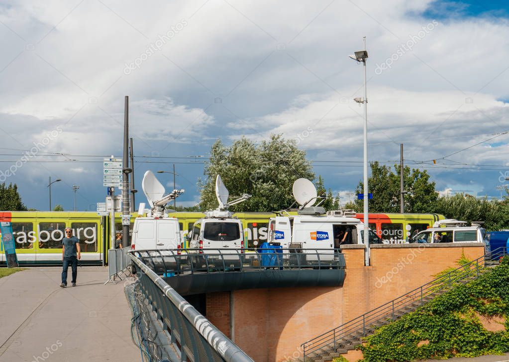 RTL N TV TV Media Camiones de televisión con múltiples antenas