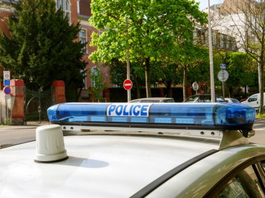 Paris polis sireni çatı