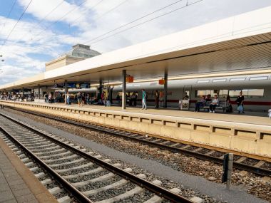 İnsanlar günahlarımın tren için 