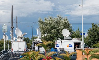 Canlı yayın Tv kamyondan Fransa için hazırlık 