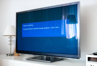 Sistem üzerinde modern tv güncelleştirme işlemi başlatılıyor