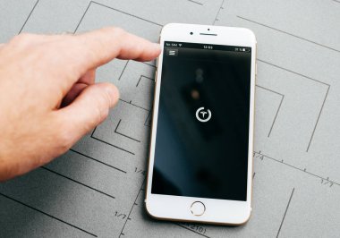 iPhone 7 Plus uygulama yazılım