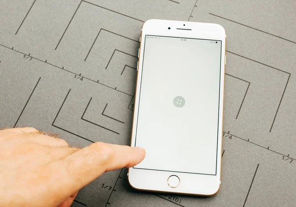 Pinerest di iPhone 7 Ditambah perangkat lunak aplikasi — Stok Foto