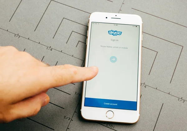 Skype iPhone 7 Plus uygulama yazılım
