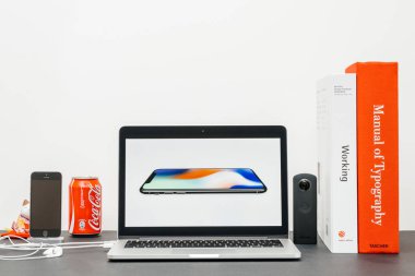Apple Keynote iphone X 10 tanıtımı ile 