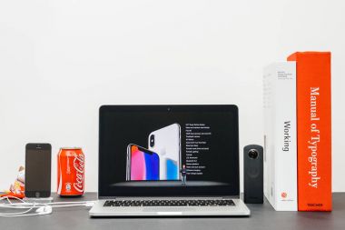 Apple Keynote iphone tanıtımı ile X 10 gözlük 