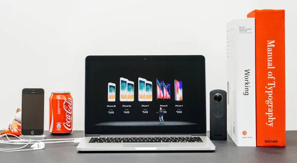 Apple Keynote com a introdução do iPhone X 10 e iphone 8 Plus — Fotografia de Stock