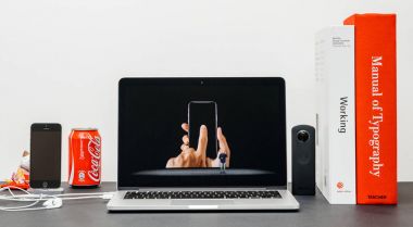 Apple Keynote Phill Schiller X 10 iphone tanıtımı ile 
