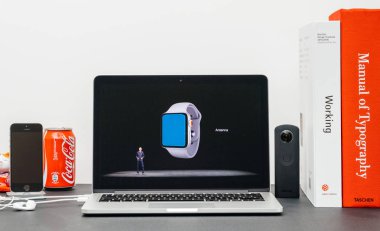 Apple Keynote Coo Jeff Williams ve seyretmek serisi 3 anten ile 