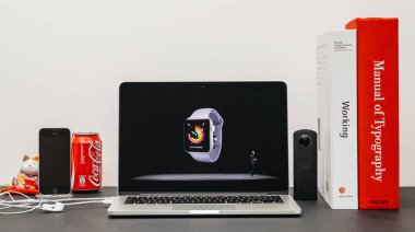 Apple Keynote Coo Jeff Williams ve seyretmek serisi 3 egzersiz ile 