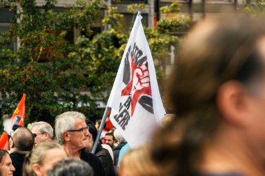 Strabourg en colere Strasbourg protesto bayrağına kızgın 