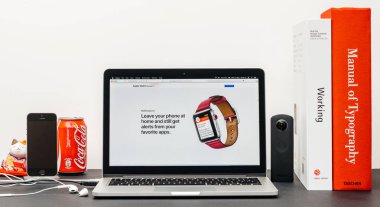 En son Apple Watch serisi 3 ile tebliğ hücresel 4k 