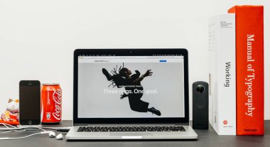 En son Apple Watch serisi 3 akıllı etkinliği izci ile 