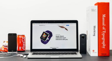 En son Apple Watch serisi 3 başarıları kilometre taşları uygulaması ile 