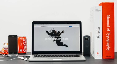 En son Apple Watch serisi 3 akıllı etkinliği izci ile 