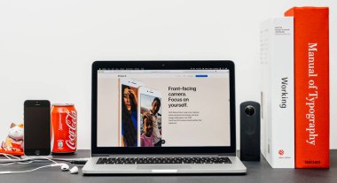 Son iphone 8 ve 8 artı ön yan yana kamera ile 