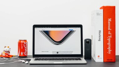 Köşe cam kenarları ile en son iphone X 10 