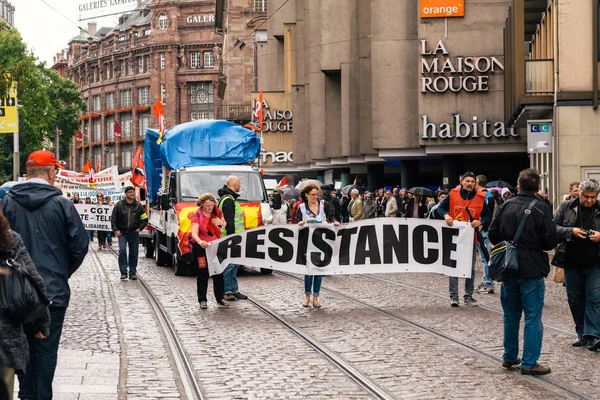 Resistance banner at french protest political march during a Fre — Stock Photo, Image