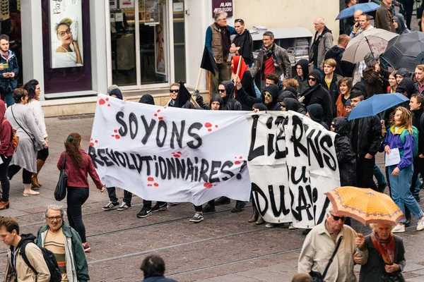 Πολιτική Μαρτίου κατά τη διάρκεια μια γαλλική Πανελλαδική ημέρα κατά της Macrow la — Φωτογραφία Αρχείου