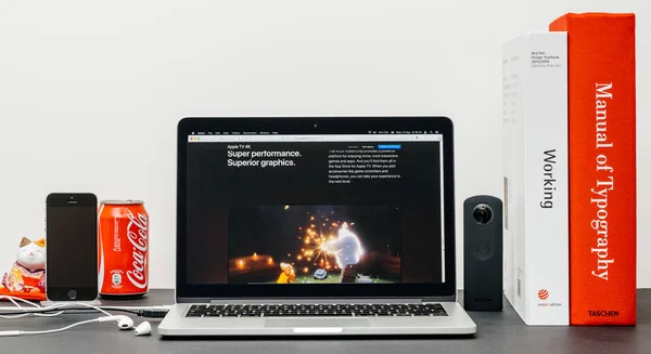 Nejnovější Apple Tv 4k s hudbou a super výkon — Stock fotografie