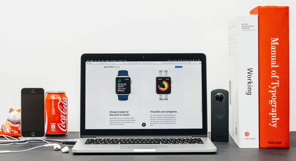 Últimas Apple Watch Series 3 com — Fotografia de Stock