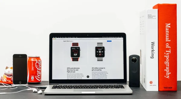 Nieuwste Apple Watch serie 3 met gps en hoogtemeter — Stockfoto