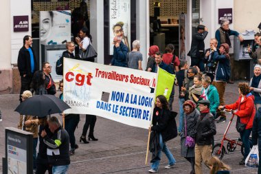 Protestocular protesto Fransızca ülke çapında gün 