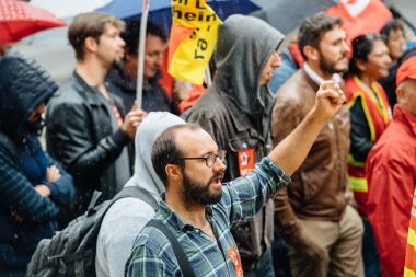 Protestocular protesto Fransızca ülke çapında gün 