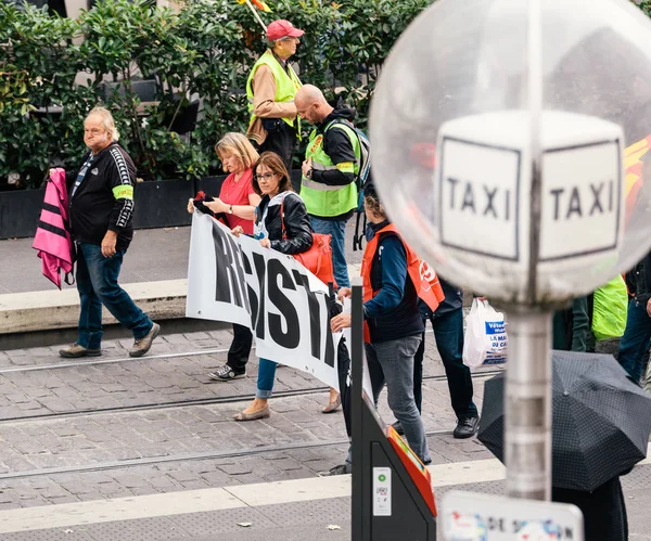 Protestocular protesto Fransızca ülke çapında gün 