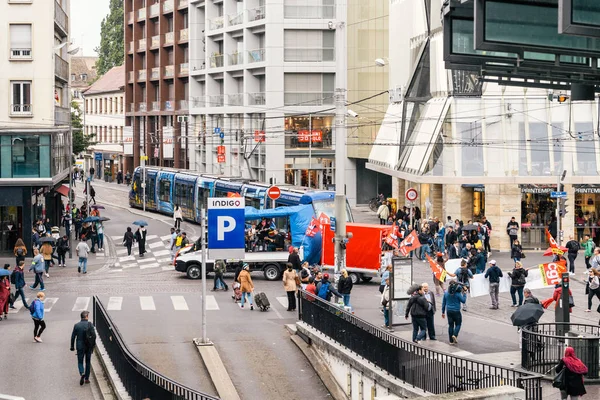Protestocular protesto Fransızca ülke çapında gün 
