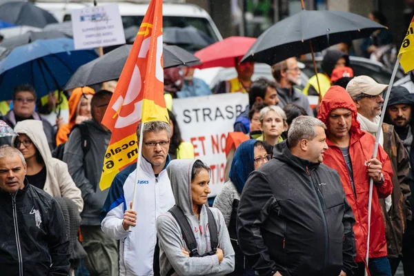 Fransızca ülke çapında protesto üzerinde ağır yağmur 