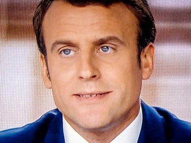 Emmanuel canlı Marine Le Pen ile Fransız televizyon tartışmaya Macron