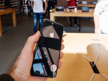 Yeni iphone 8 ve iphone 8 artı Apple Store ile