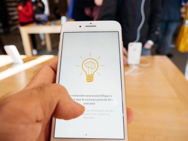 Yeni iphone 8 ve iphone 8 artı Apple Store sağlık uygulamaları ile, 