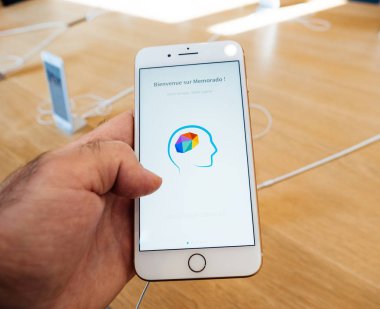 Yeni iphone 8 ve iphone 8 artı ile memorando app Apple Store