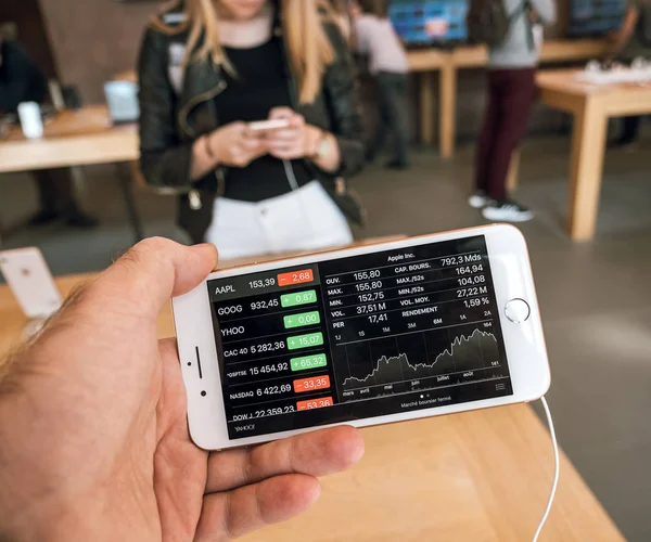 Yeni iphone 8 ve iphone 8 artı aapl hisse senedi pr ile Apple Store